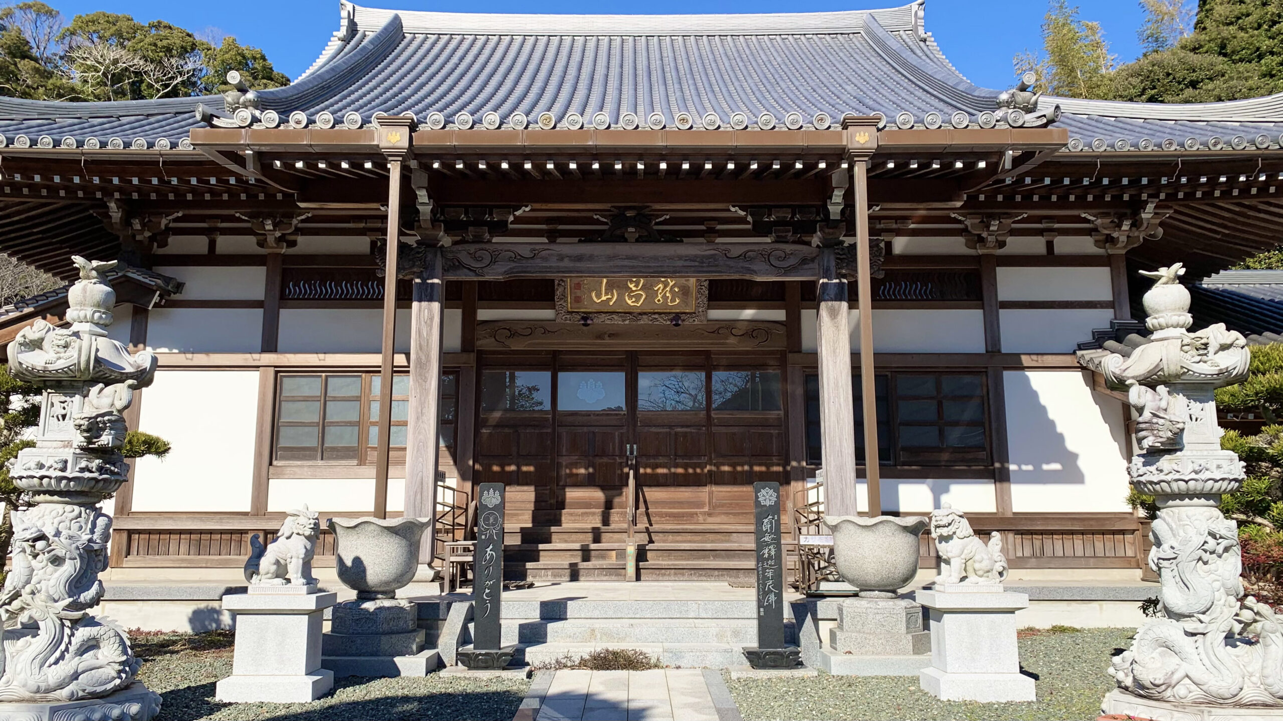 安興寺の本堂はとても立派。